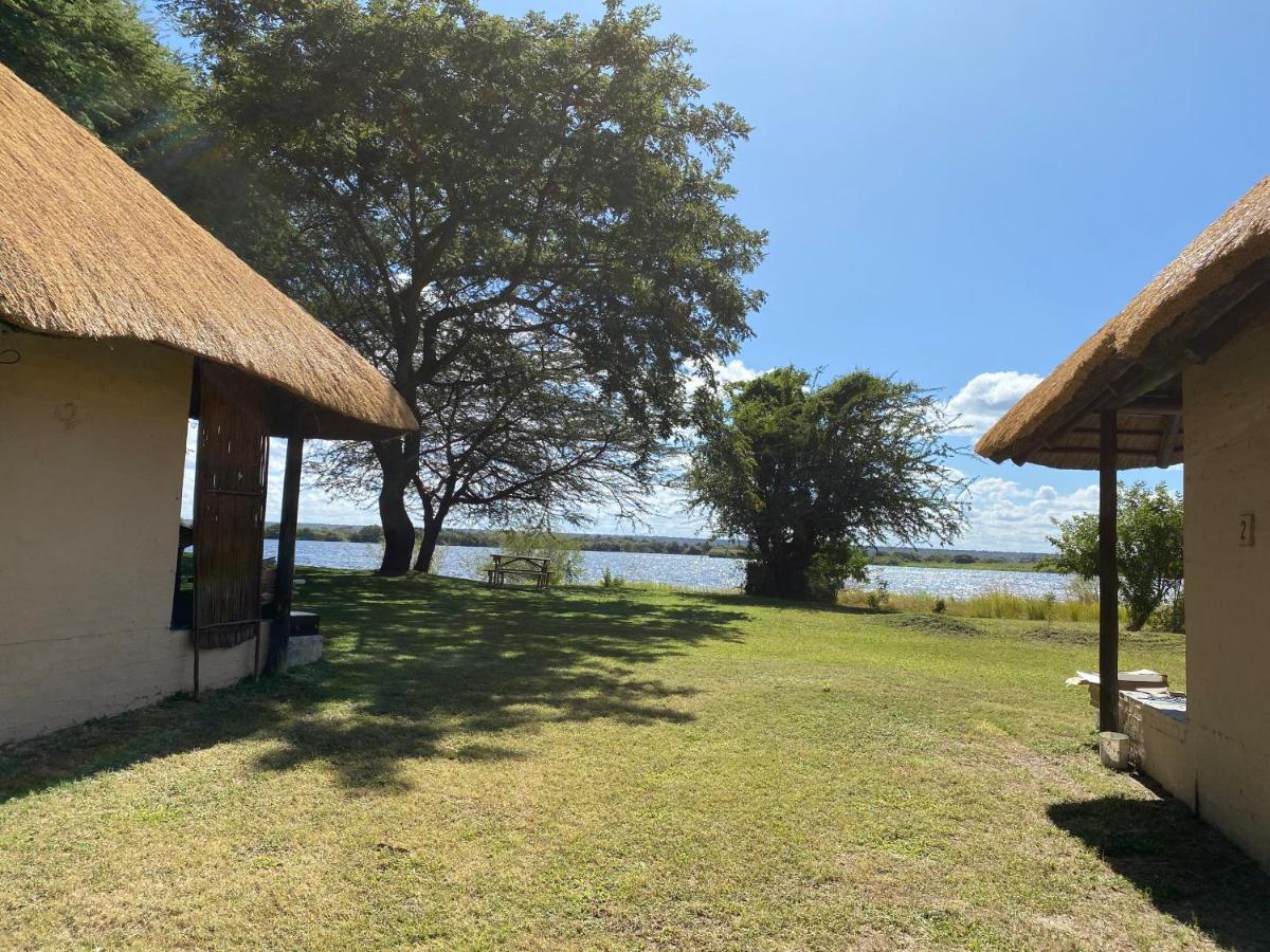 Big 5 Toro Lodge Kasane Kültér fotó