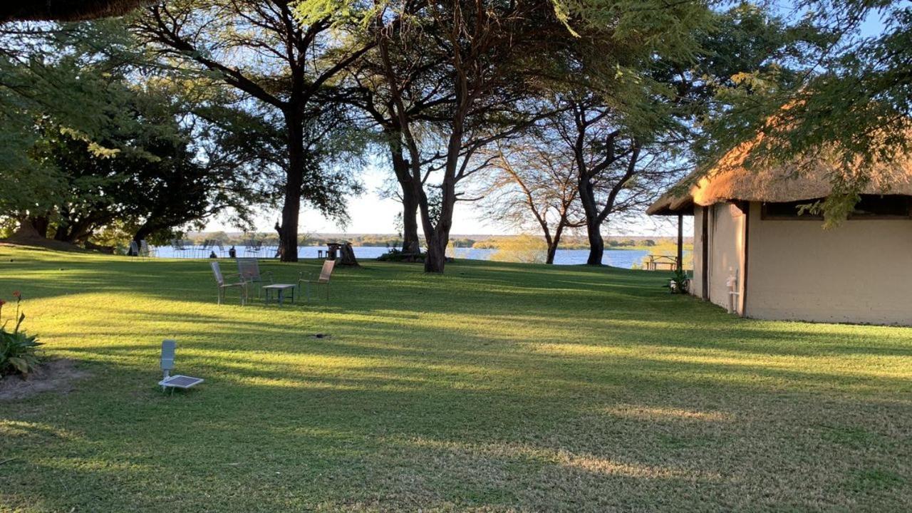 Big 5 Toro Lodge Kasane Kültér fotó