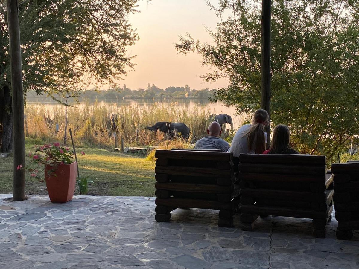 Big 5 Toro Lodge Kasane Kültér fotó