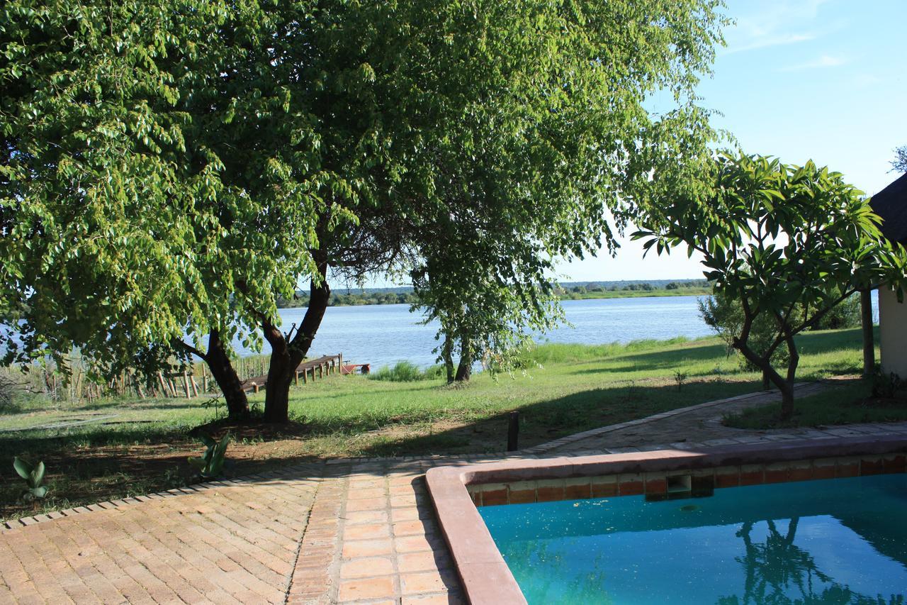 Big 5 Toro Lodge Kasane Kültér fotó